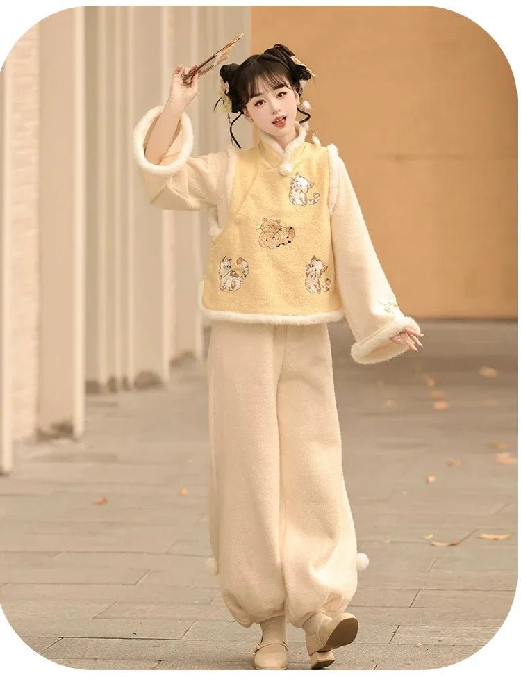Raccoon Embroidered Hanfu Vest Set for Women – Short Vest with New Chinese Style Lantern Pants & Qipao Skirt, Autumn/Winter Outfit - Image 4