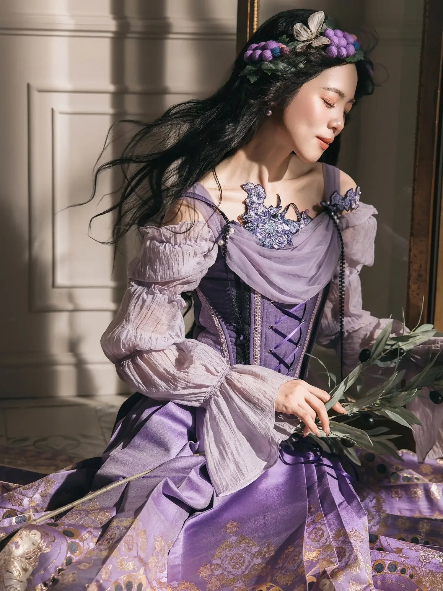 “Violet Nocturne” Brocade Hanfu Ensemble – Gold-Woven Mamian Skirt & Corset - Image 4