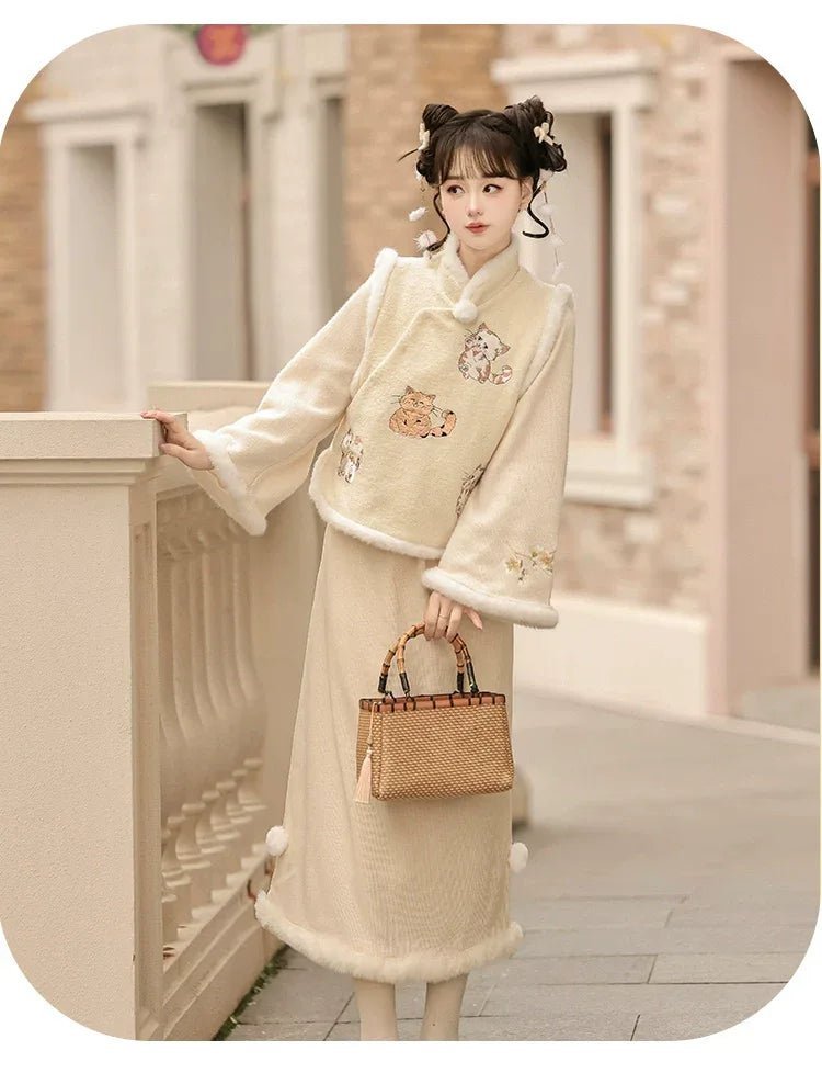 Raccoon Embroidered Hanfu Vest Set for Women – Short Vest with New Chinese Style Lantern Pants & Qipao Skirt, Autumn/Winter Outfit - Image 6