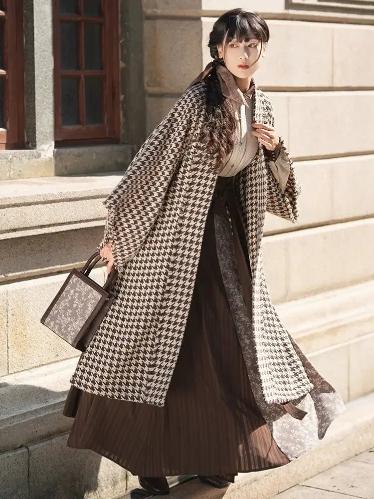 Autumn Houndstooth – New Chinese Style Coat | Song-Inspired Daily Wear for Modern Commuting - Image 2