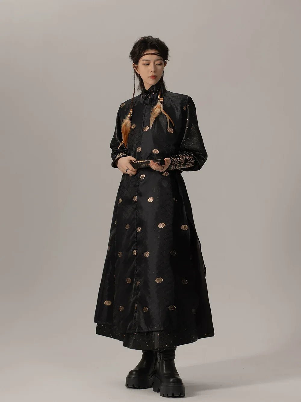 "Wujing ” – Gold-Brocade Round-Collar Robe | Hanfu-Inspired Modern Jacket (Spring/Autumn) - Image 2