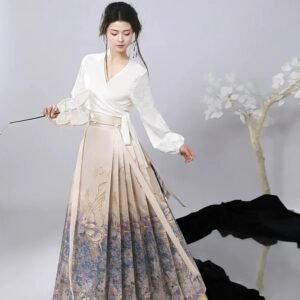 “Lucky Butterfly” – Gold-Brocade Hanfu Skirt | New Chinese Style Daily Ma Mian Skirt