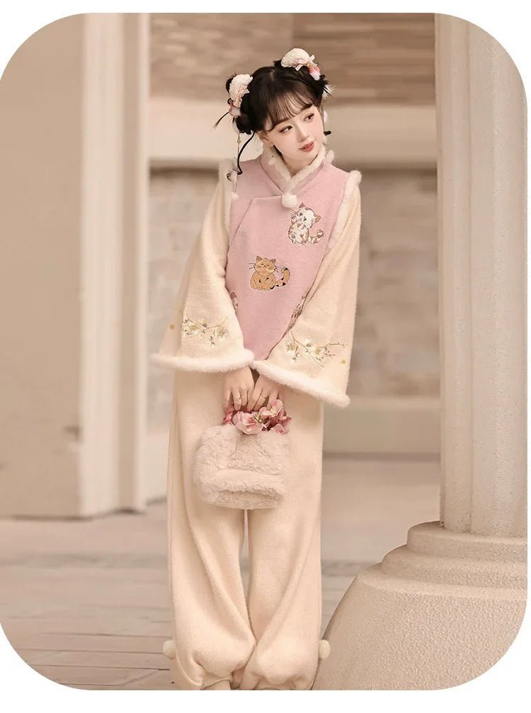 Raccoon Embroidered Hanfu Vest Set for Women – Short Vest with New Chinese Style Lantern Pants & Qipao Skirt, Autumn/Winter Outfit - Image 5