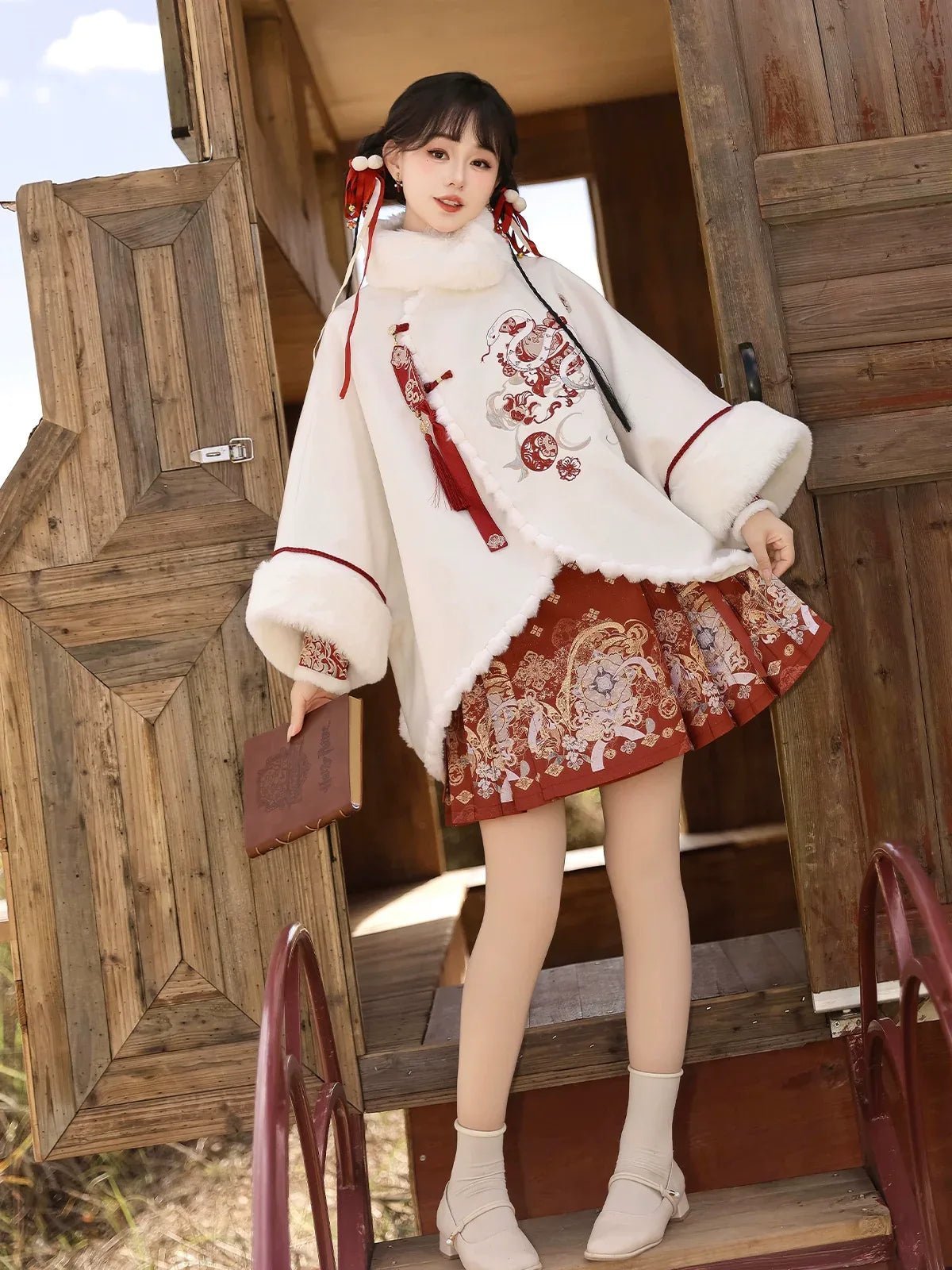 “Serpent Drum” – Modern Hanfu Autumn/Winter Set | Coat & Ma Mian Skirt - Image 3