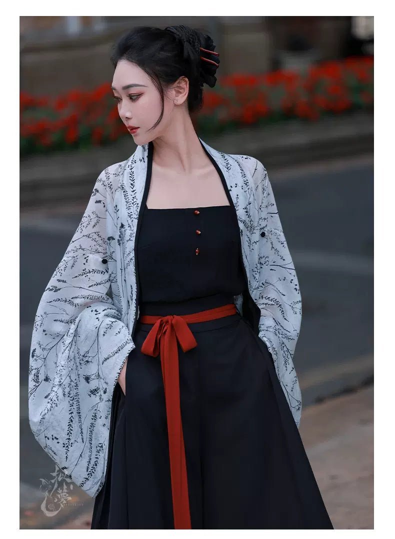 "Xuanmo" Ink & White Hanfu Set | New Chinese Style - Image 6