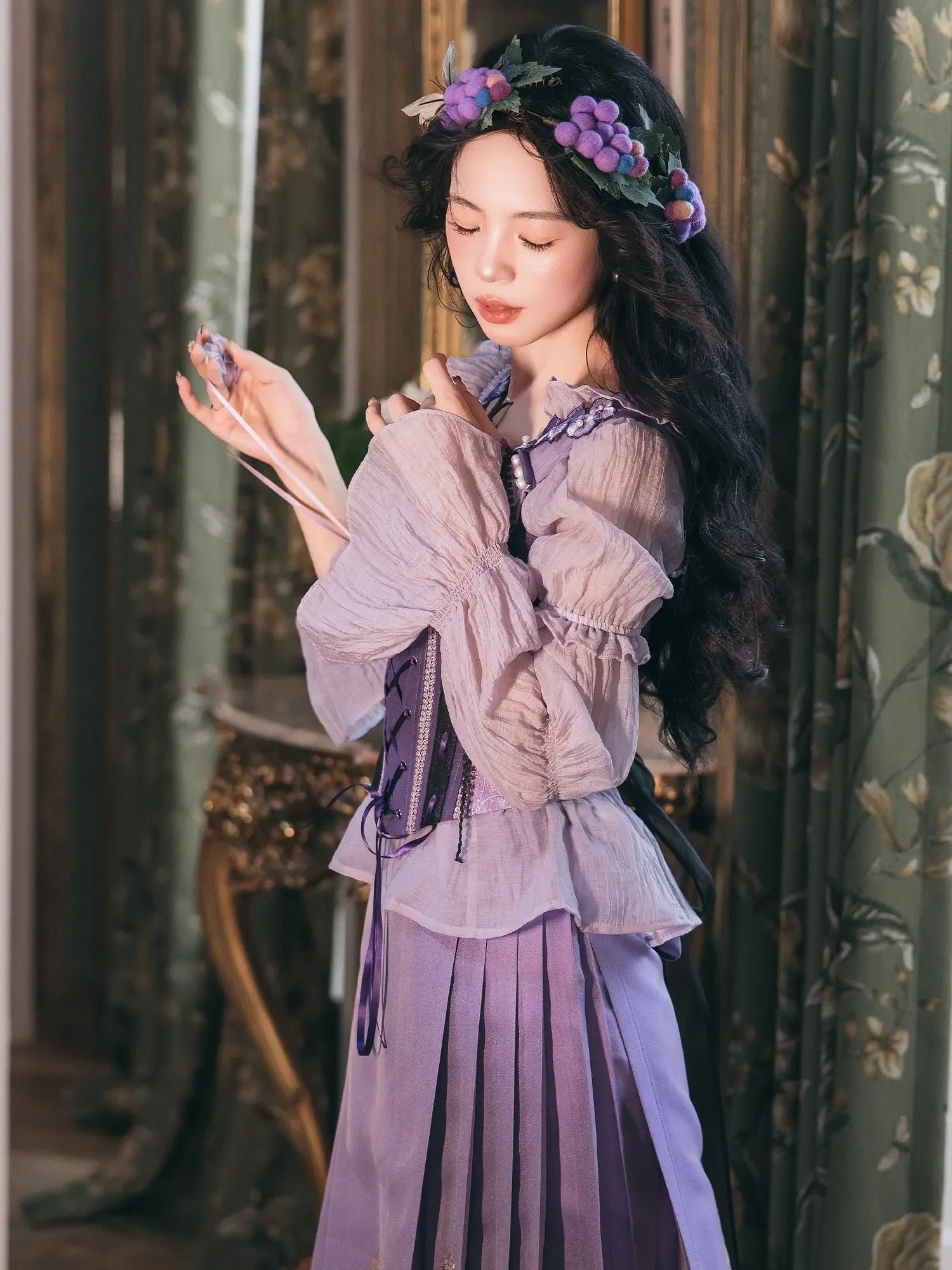 “Violet Nocturne” Brocade Hanfu Ensemble – Gold-Woven Mamian Skirt & Corset - Image 3
