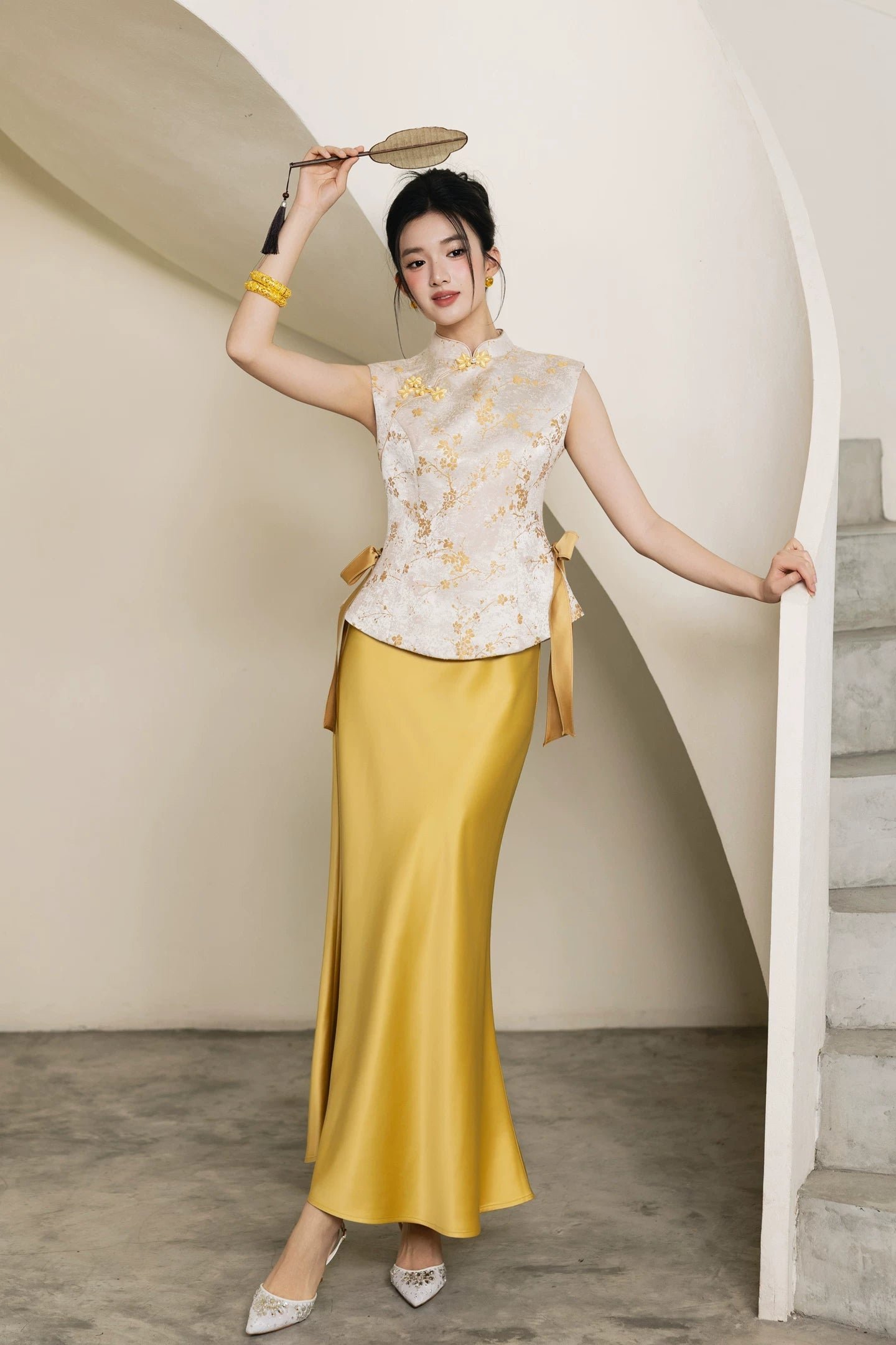 Xingle Golden Jacquard Vest Cheongsam Set | Modern Chinese Bridal Dress with Fishtail & A-Line Skirt