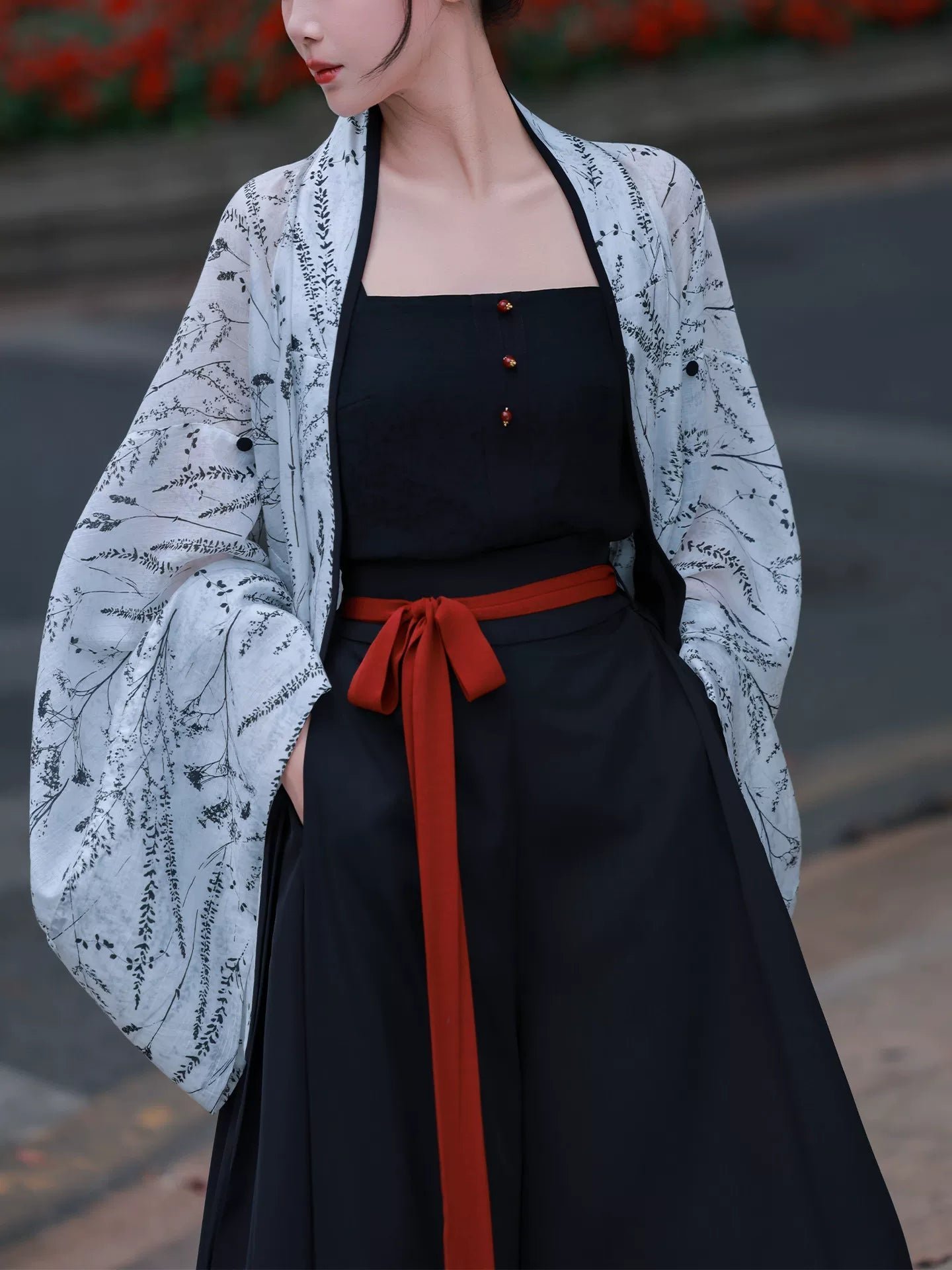 "Xuanmo" Ink & White Hanfu Set | New Chinese Style - Image 5